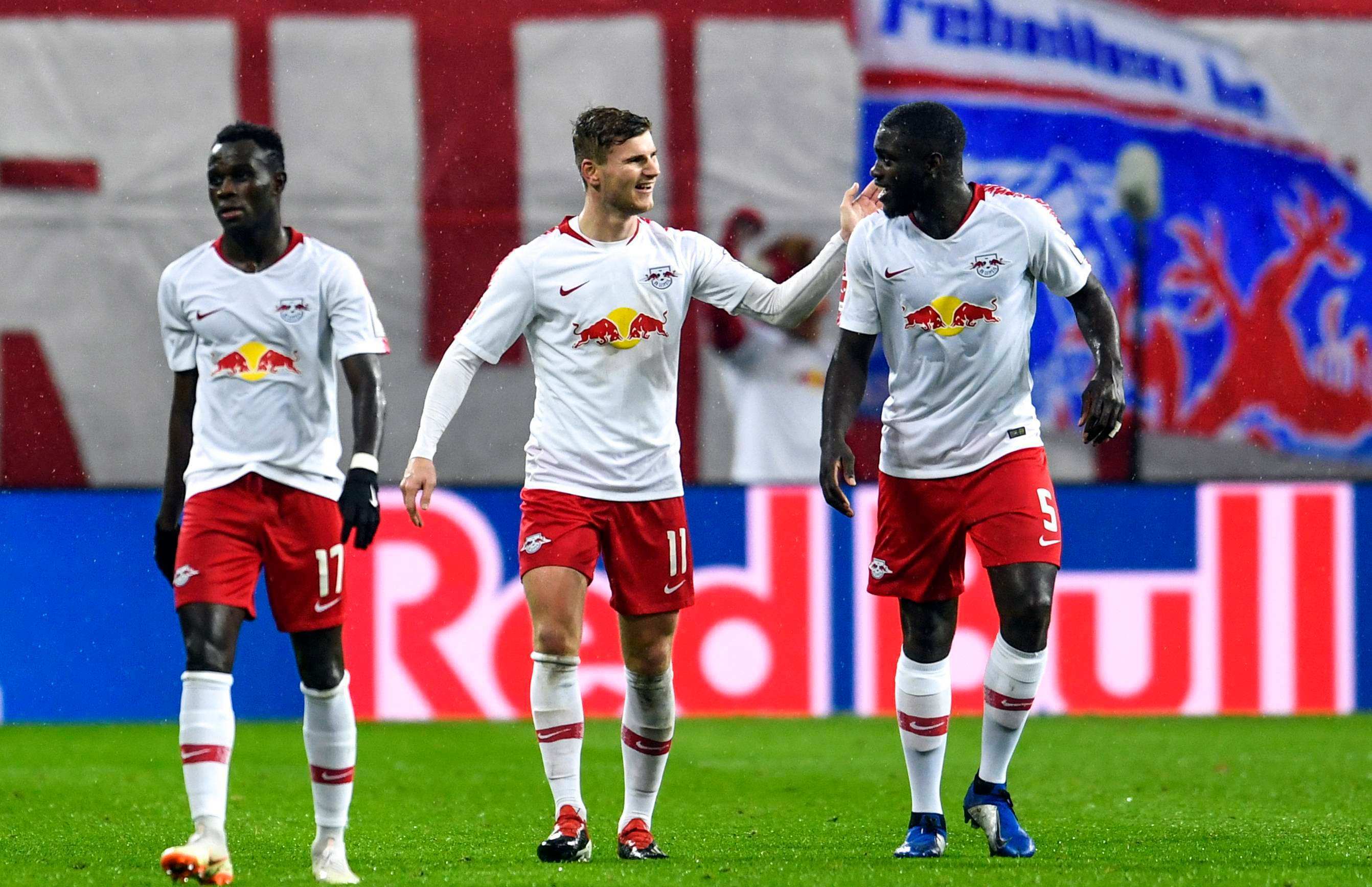 包含赛后曼联状态回暖——德国杯节点到来，球迷炸锅，身体对抗强度拉满的词条-LOL竞猜