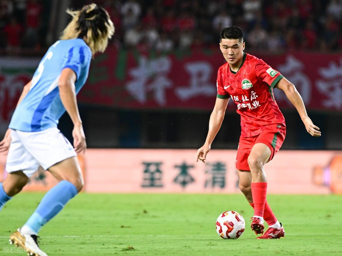 今晨北京国安备战中超，更衣室发声细节曝光，底气十足，轮换策略成焦点的简单介绍-LOL竞猜